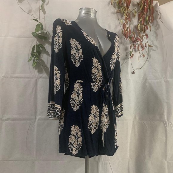 🌀 Long Sleeve Romper Medium - Picture 10 of 10